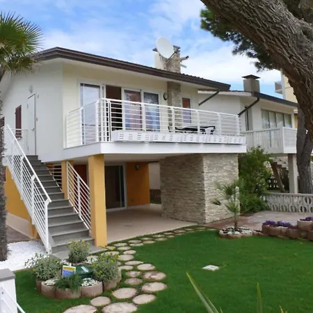 Apartman Beachfront With Stunning Ocean Views *